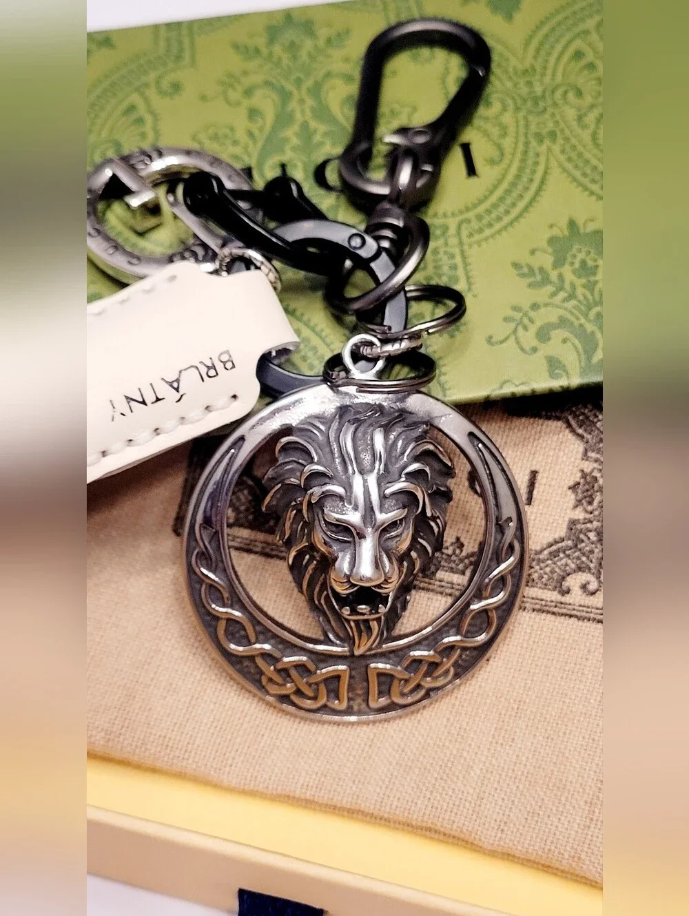 🇮🇹 Gucci Lion Medallion✨️ Keyring with Silver Hardware🇮🇹
